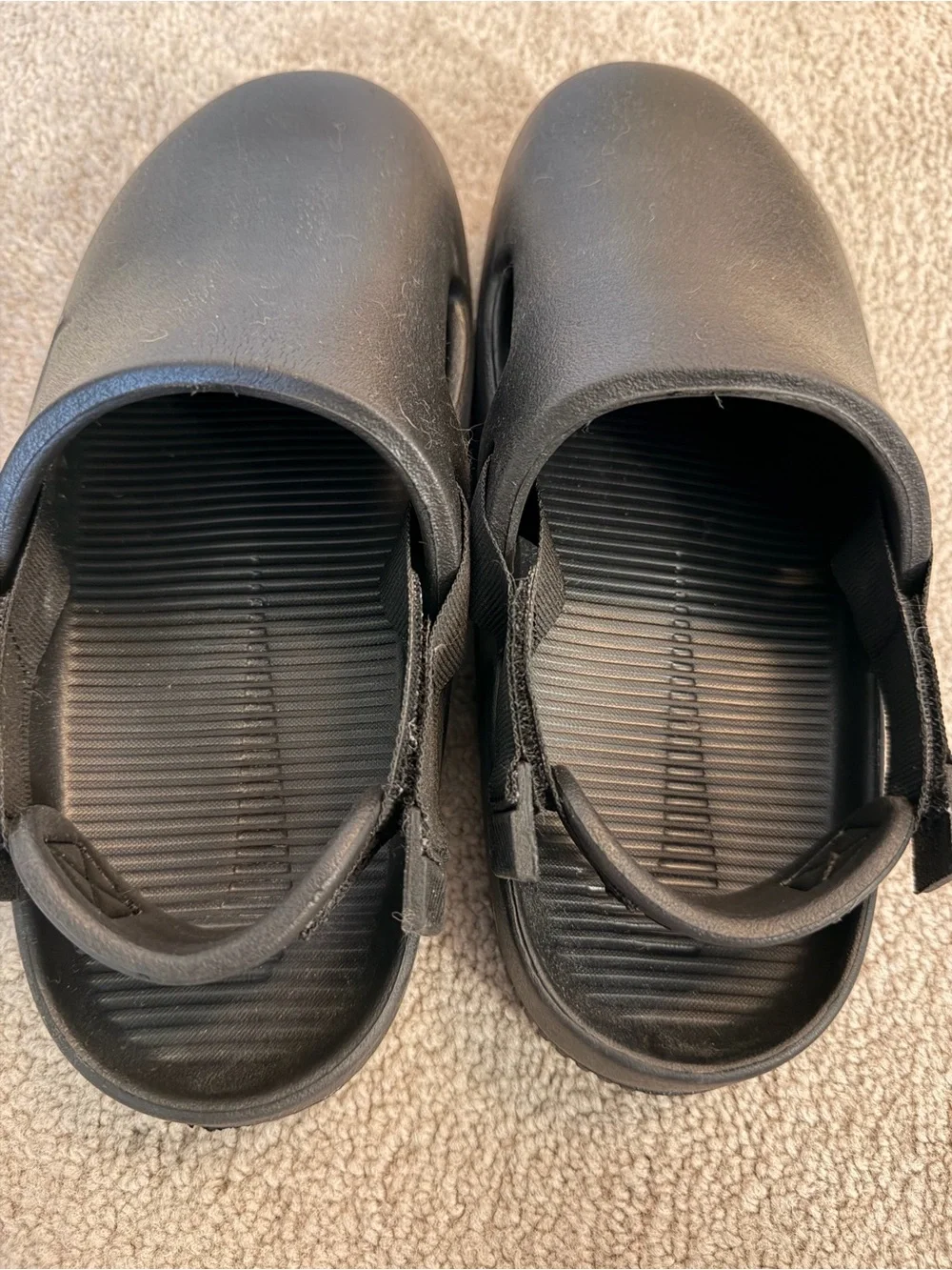 Nike easy slip